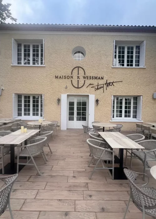 Façade et terrasse après